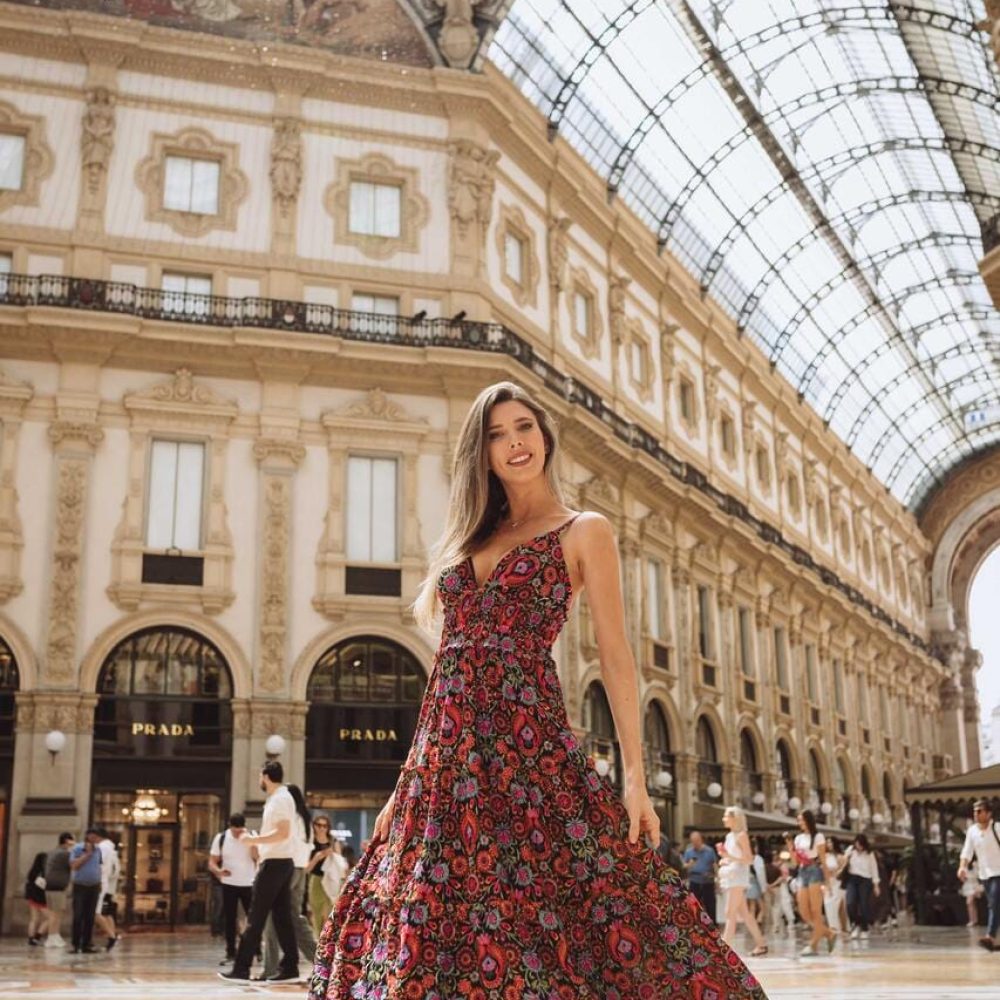 06.12 - Alana em Milão-15_Easy-Resize.com